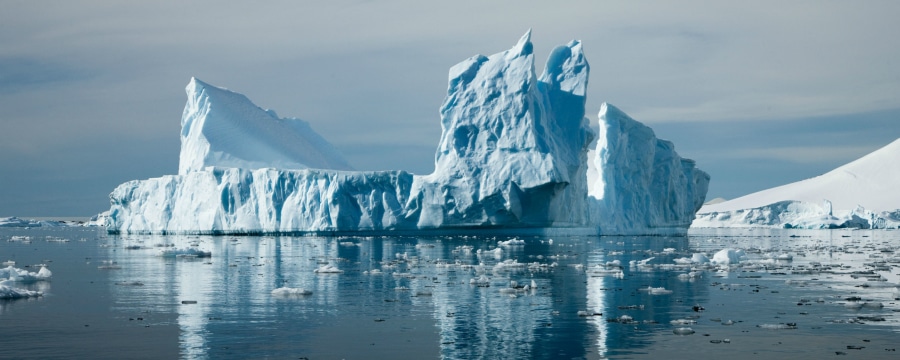 blog-antarctica-lifecycle-of-an-iceberg-banner.jpg